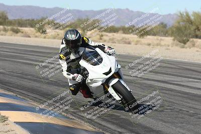 media/Dec-04-2025-Racers Edge (Thu) [[5ebc9f124d]]/3-B Group/3-Session 2 (Turn 7 Inside)/